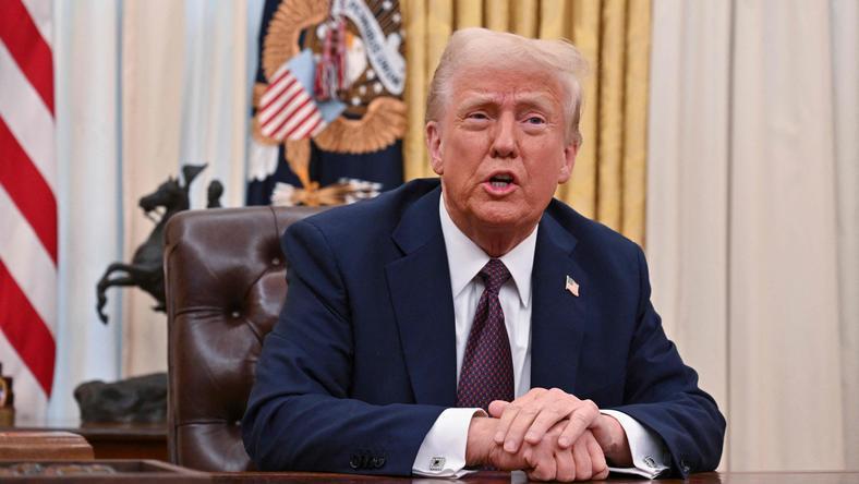 特朗普政府暂停联邦资金拨款,波及或超万亿美元